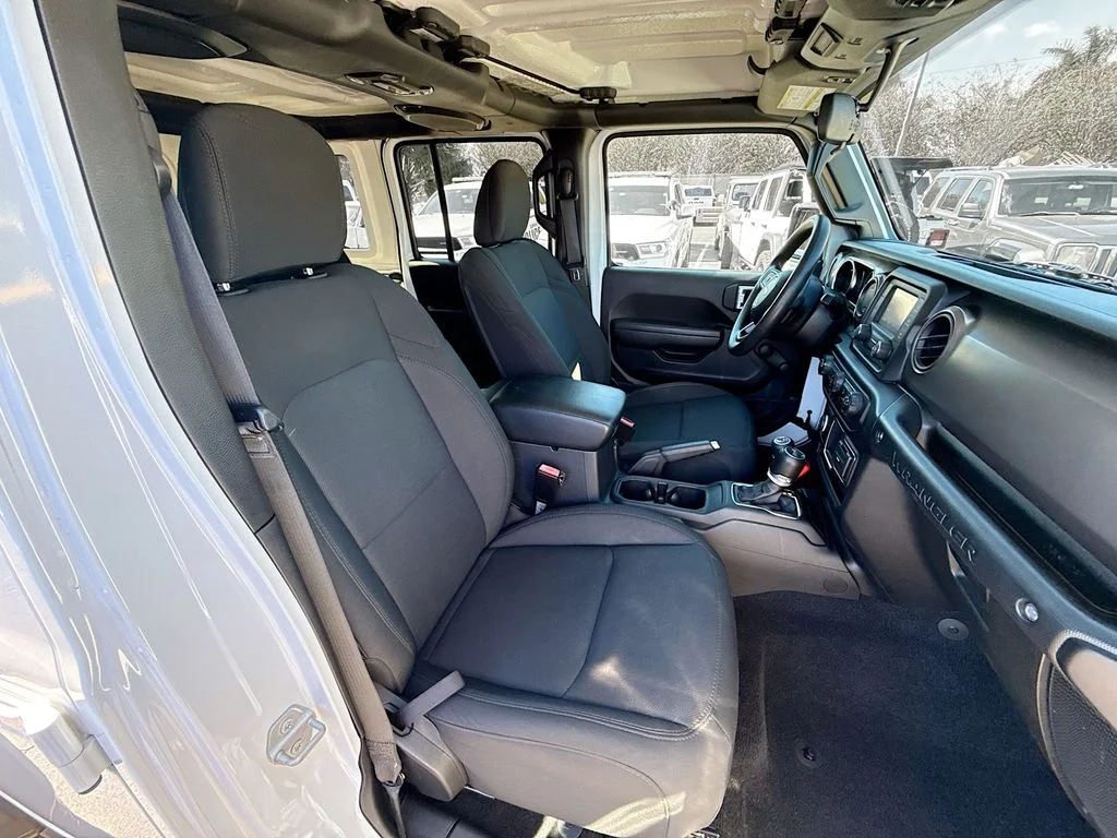 Used 2021 White Jeep Unlimited Willys image 32