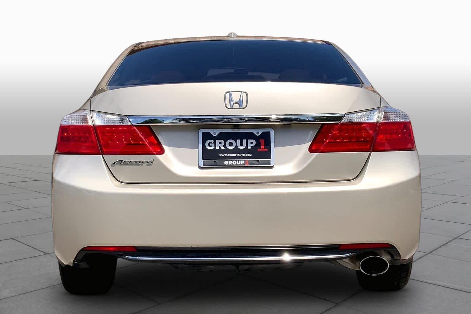 Used 2014 Champagne Frost Pearl Honda EX-L image 5