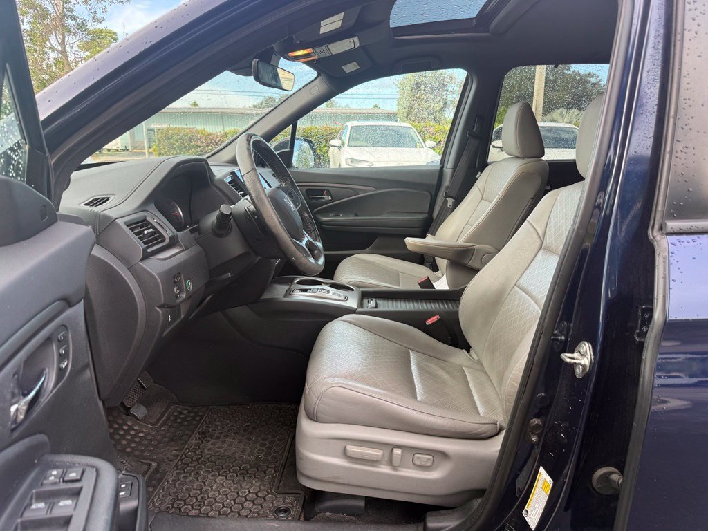 Used 2019 Blue Honda EX-L image 9