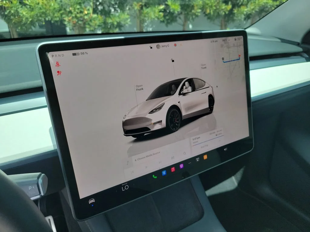 Used 2022 Pearl White Multi-Coat Tesla Performance image 18