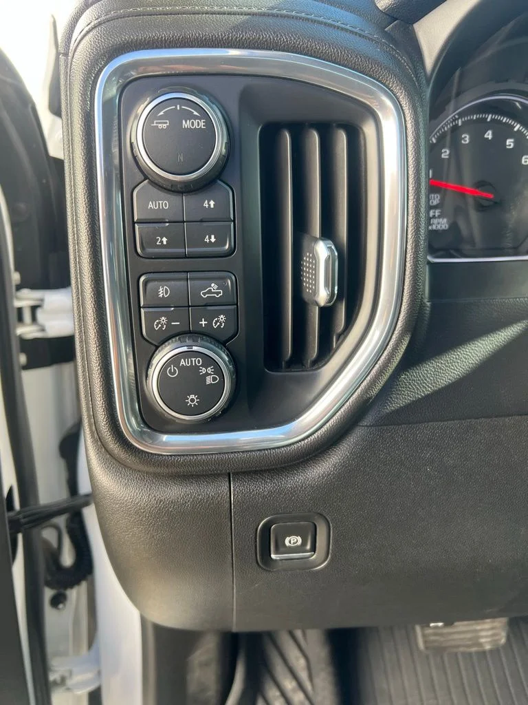 Used 2020 Summit White Chevrolet LT Trail Boss image 10