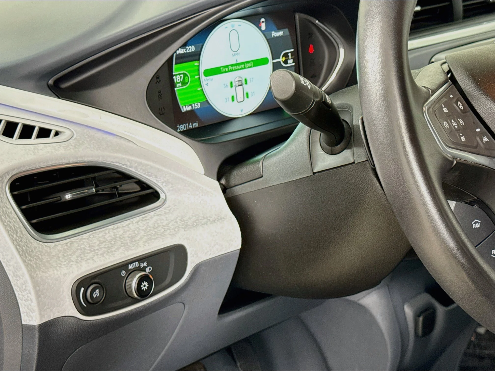 Used 2019 (Includes (TUS) Black grille.) Chevrolet Premier image 12