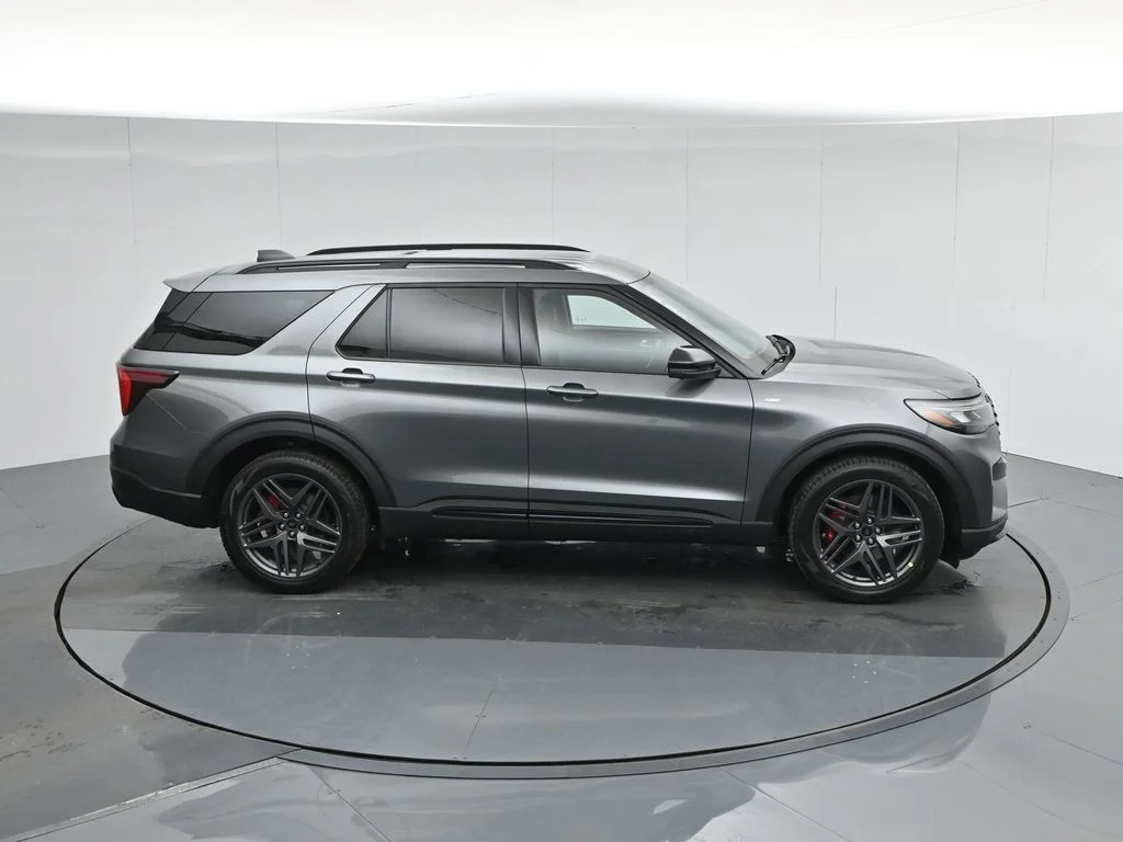 New 2026 Carbonized Gray Metallic Ford ST-Line image 58