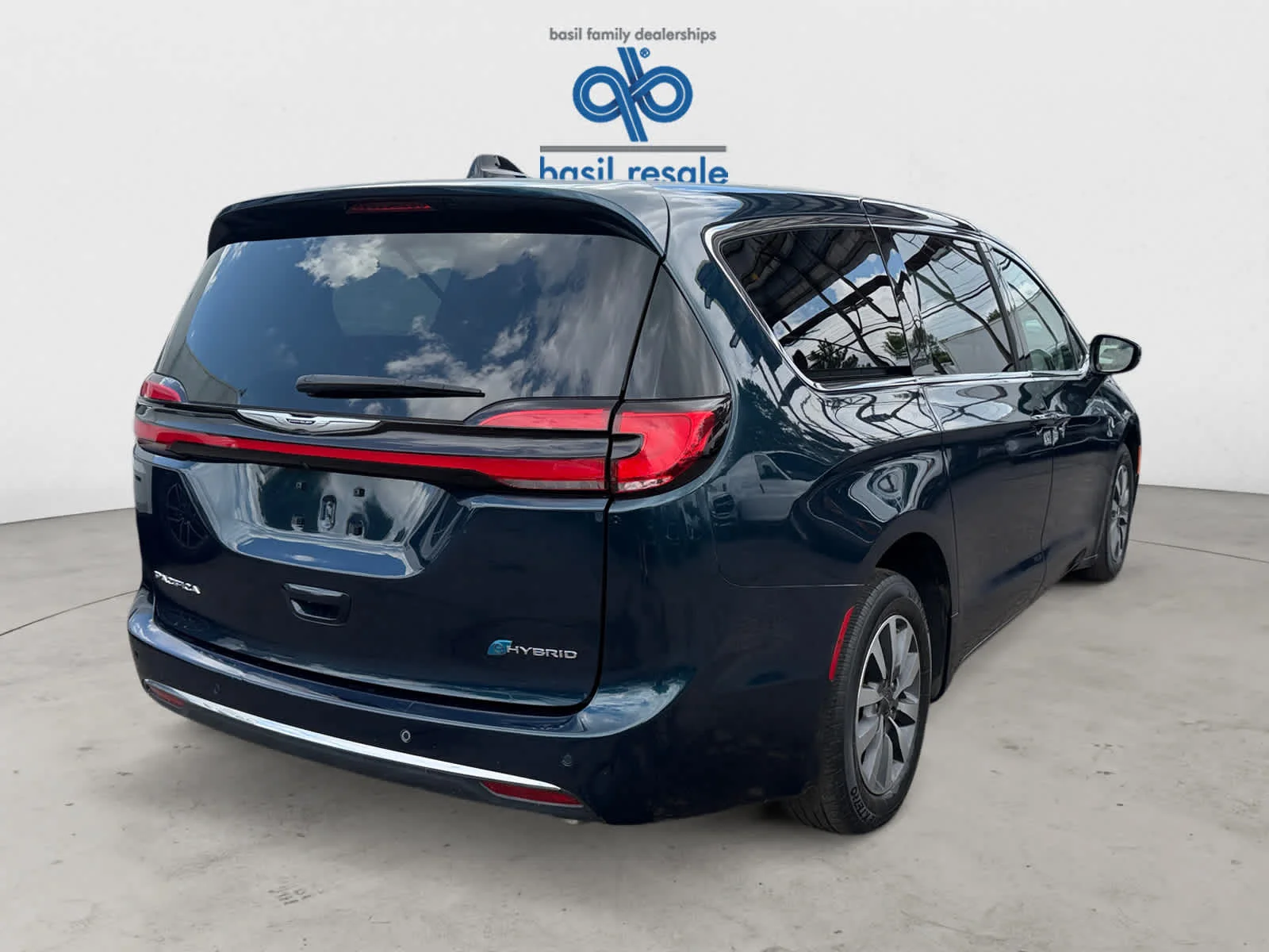 Used 2024 Fathom Blue Pearlcoat Chrysler Hybrid Select image 6
