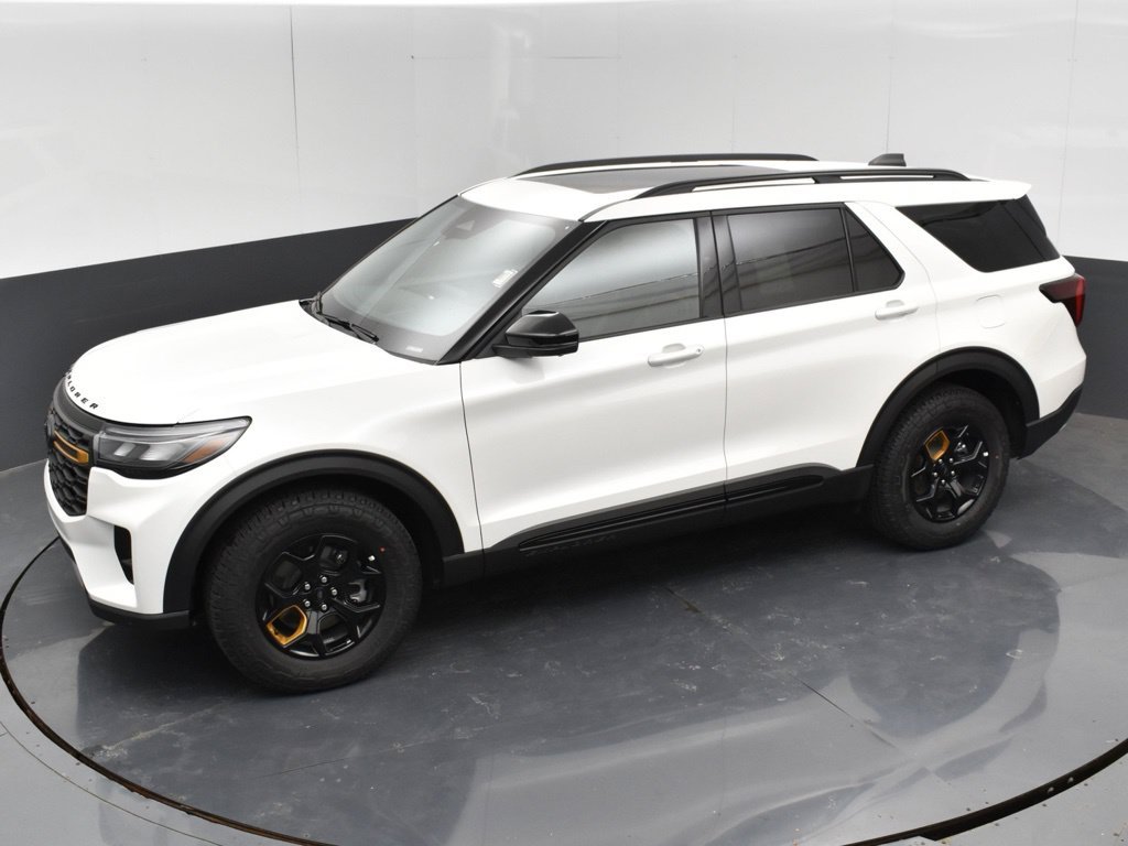New 2026 Star White Metallic Tri-Coat Ford Tremor® image 32