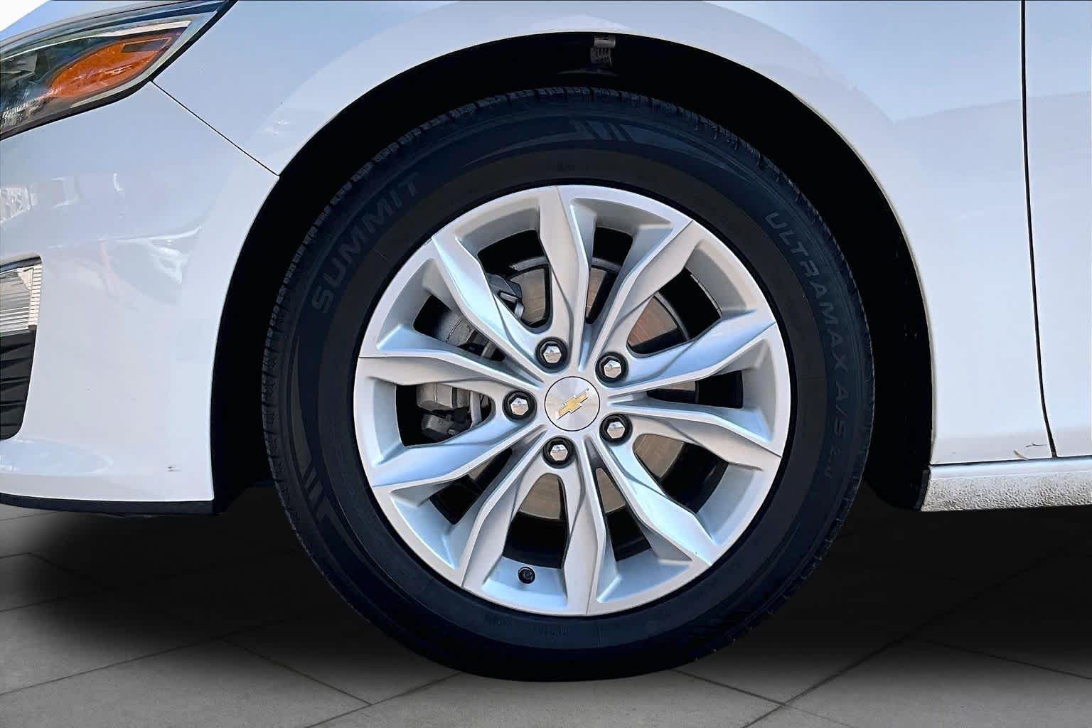 Used 2025 White Chevrolet LT image 10
