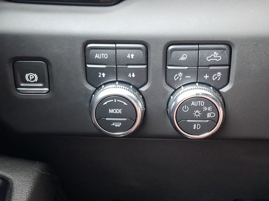 Used 2024 Onyx Black GMC AT4 image 26