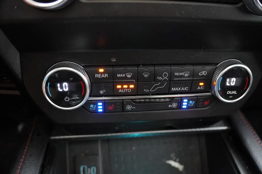 Used 2020 Magnetic Metallic Ford Limited image 8