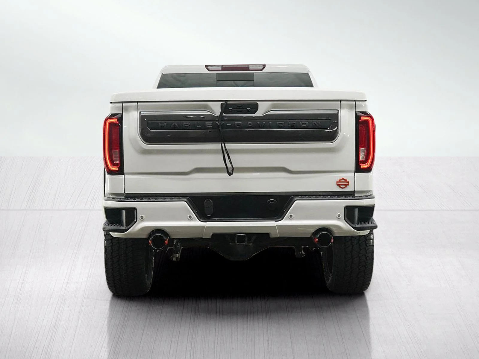 Used 2021 Summit White GMC 4WD Crew Cab Harley Davidson Edition image 5