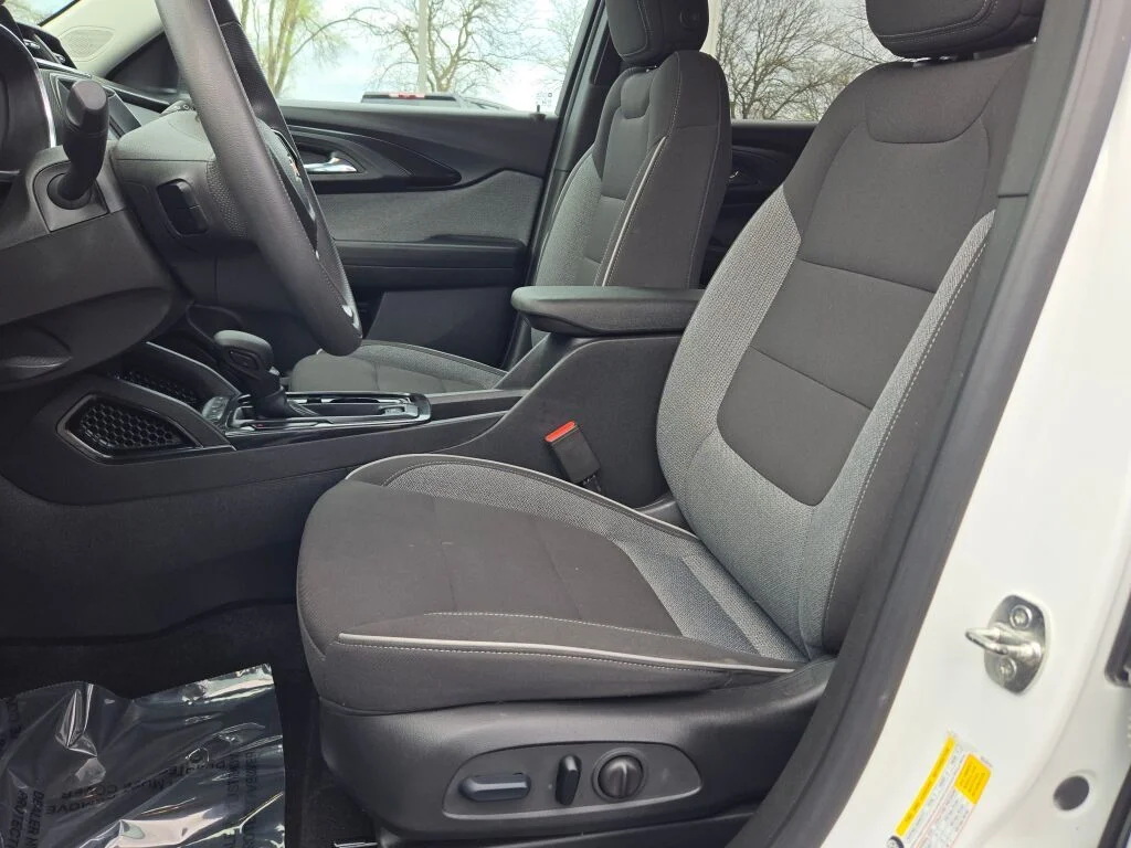 Used 2023 White Chevrolet LT image 20