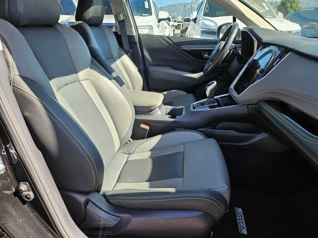 Used 2025 Crystal Black Silica Subaru Onyx Edition image 32
