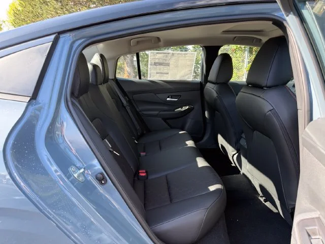 New 2027 Atlantic Gray Metallic/Super Black Nissan SR image 10