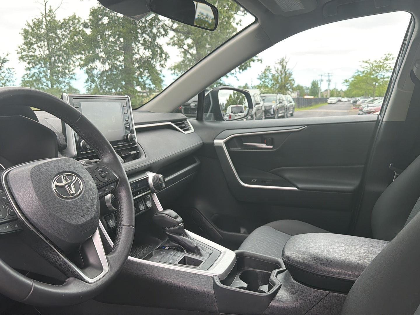 Used 2020 Midnight Black Metallic Toyota XLE image 7