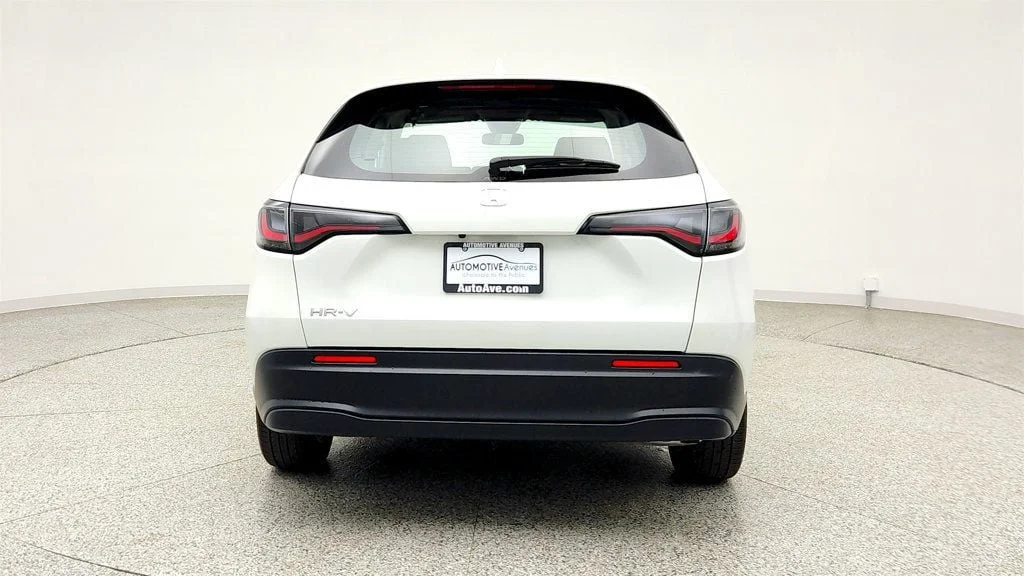 Used 2023 Platinum White Pearl Honda LX AWD CVT image 6