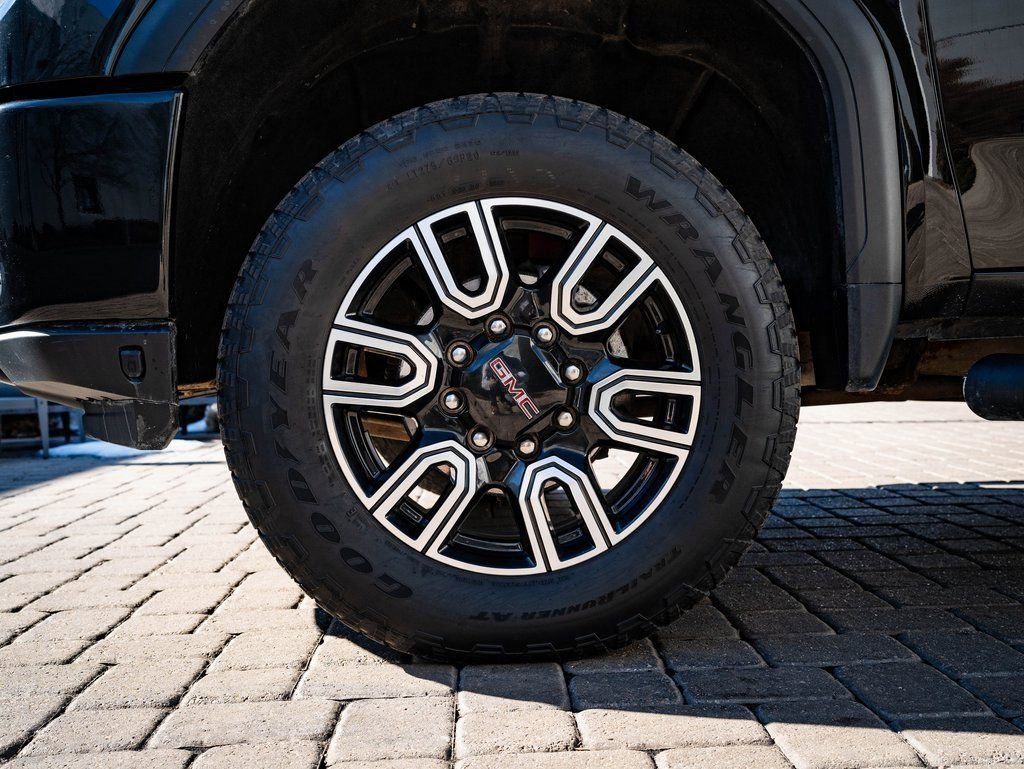 Used 2023 Ebony Twilight Metallic GMC AT4 image 13