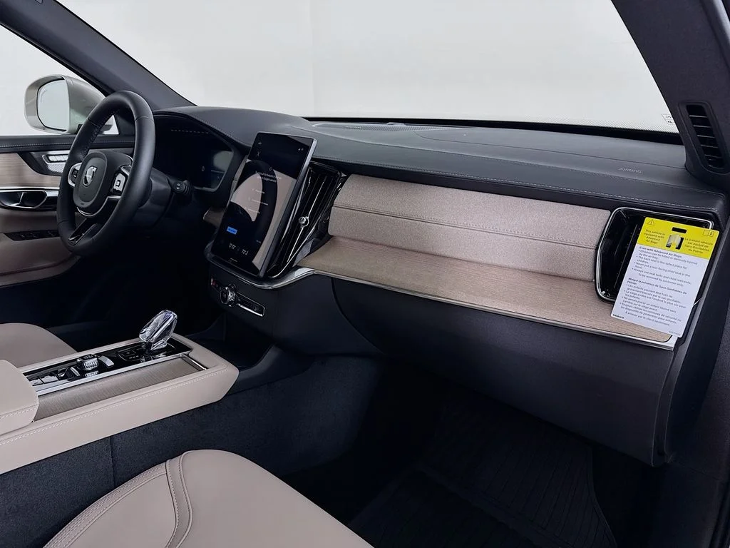 New 2026 Bright Dusk Metallic Volvo T8 Plus image 25