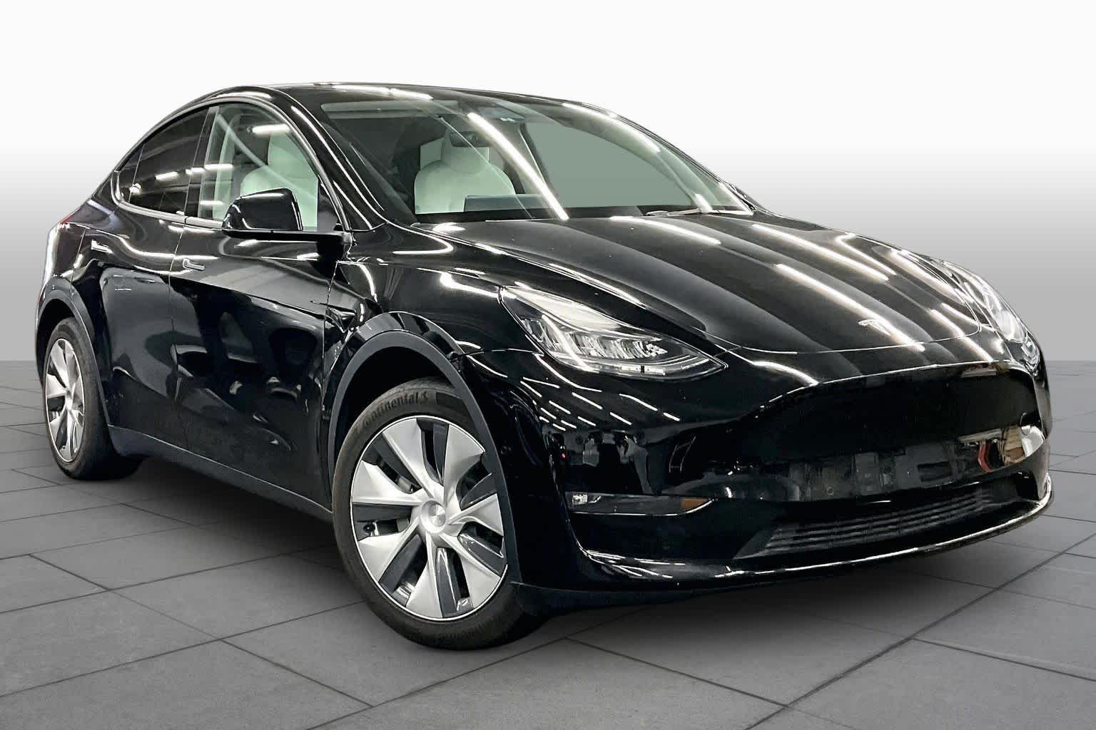 Used 2022 Tesla Model Y Long Range with VIN 7SAYGDEE3NF422589 for sale in Tustin, CA