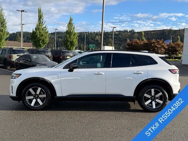 Used 2024 Snowfall Pearl Honda Touring image 4