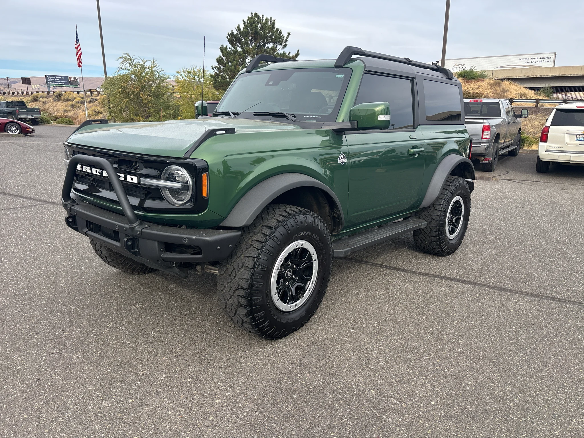Used 2023 ERUPTION GREEN METALLIC Ford Outer Banks image 2