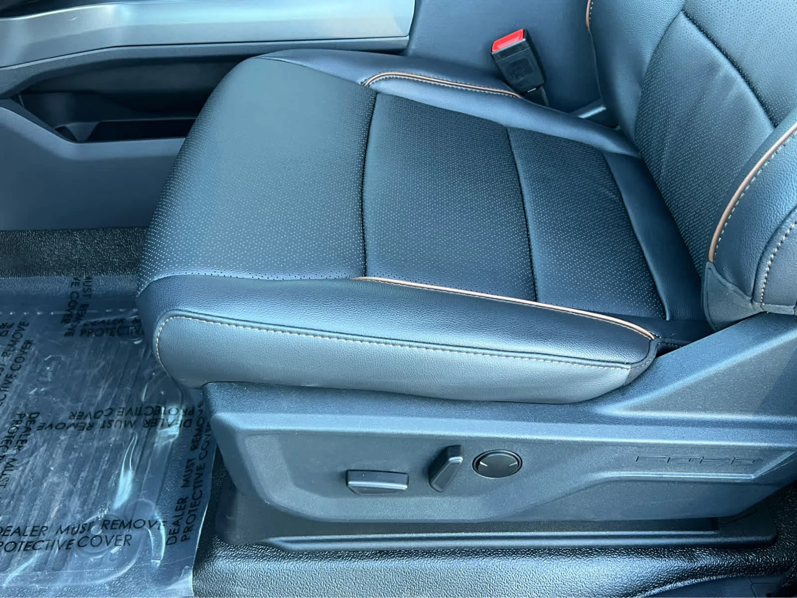 New 2026 Agate Black Metallic Ford F-350® Lariat® image 31