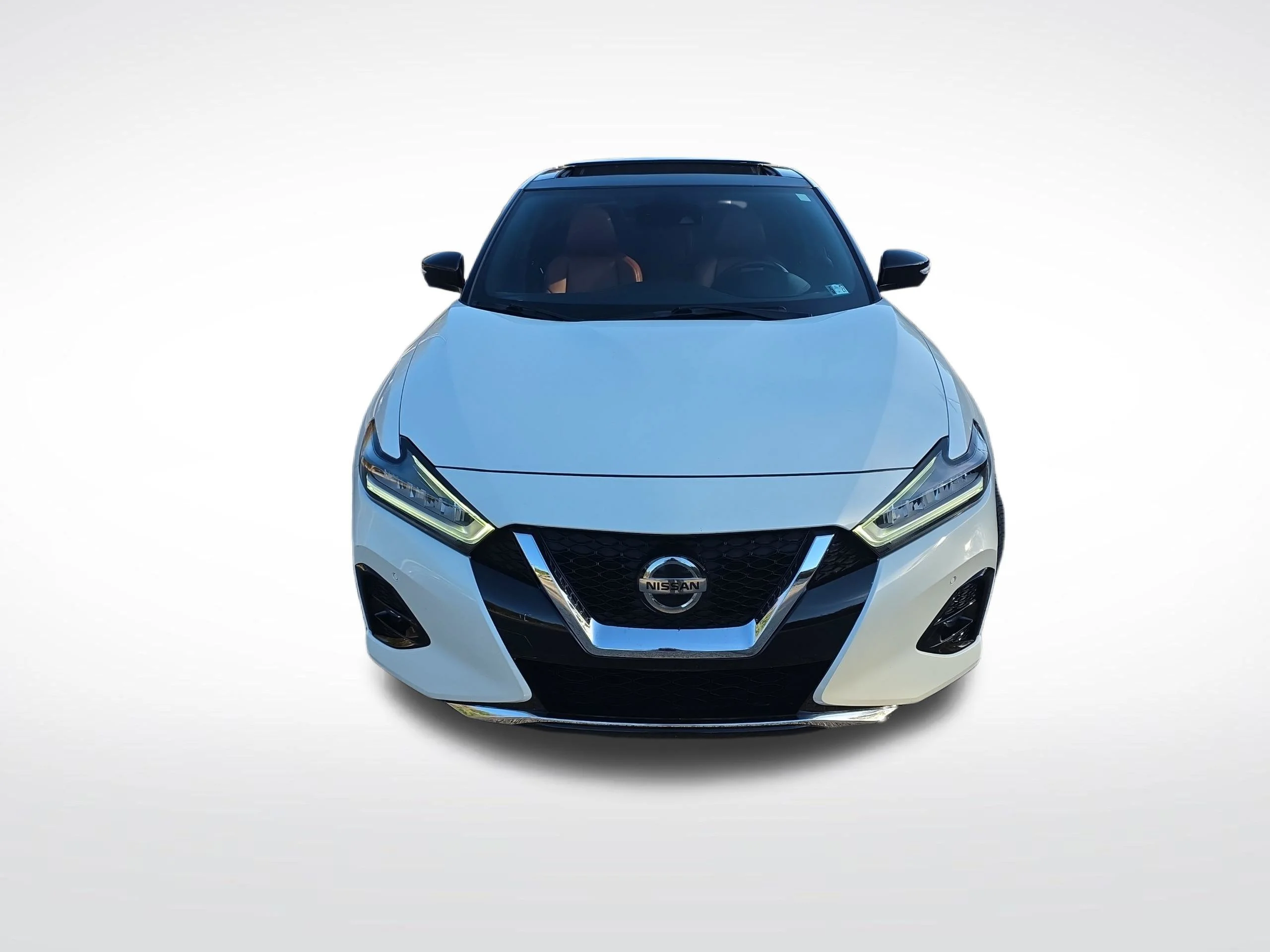 Used 2020 White Nissan Platinum image 2