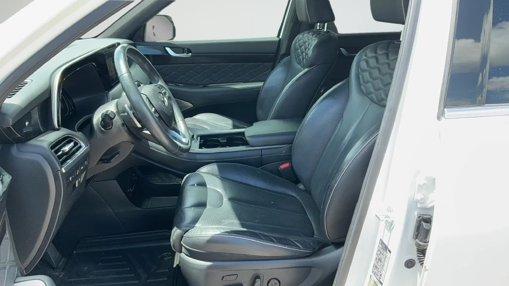 Used 2020 White Hyundai Limited image 17
