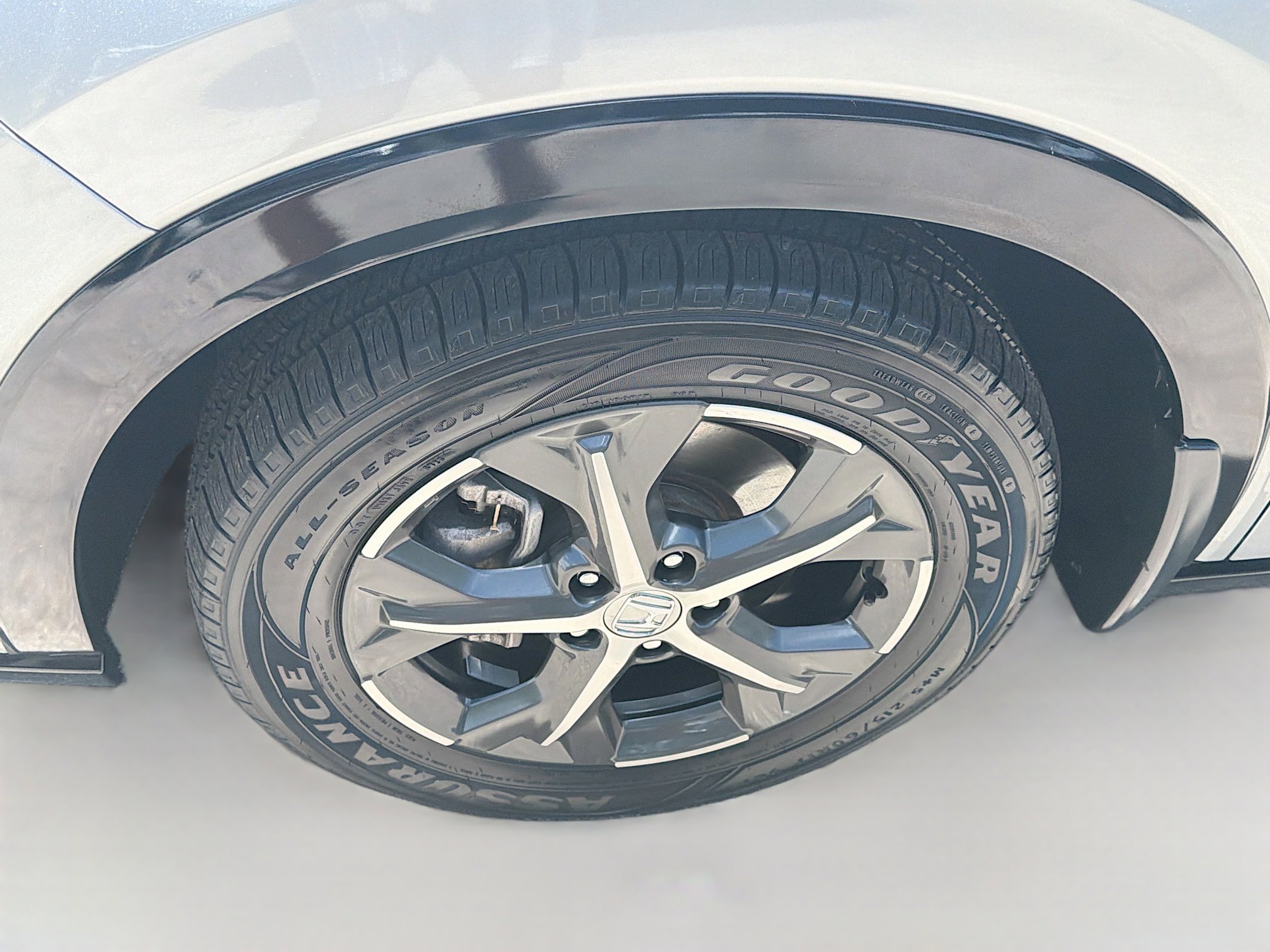 Used 2024 Lunar Silver Metallic Honda EX-L image 35