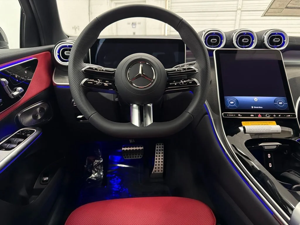 New 2027 White Mercedes-Benz GLC 300 image 21