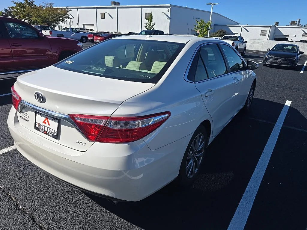 Used 2017 White Toyota XLE image 5