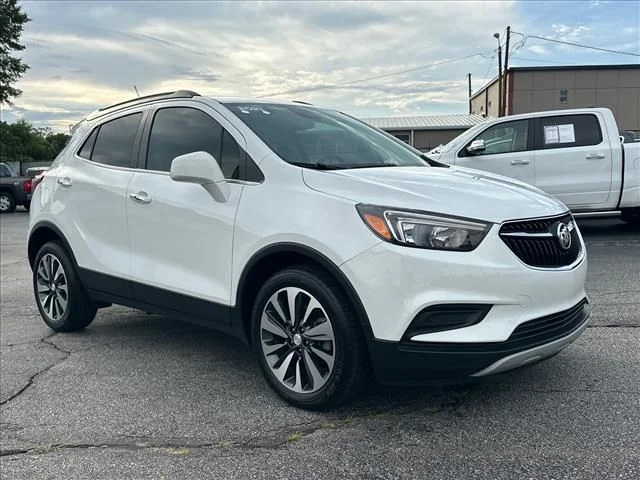 Used 2021 White Buick Preferred image 2