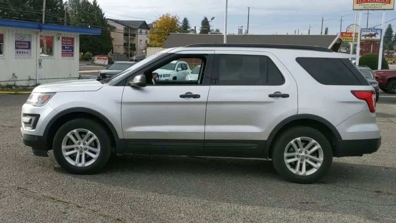 2016 Ford Explorer Base photo 4