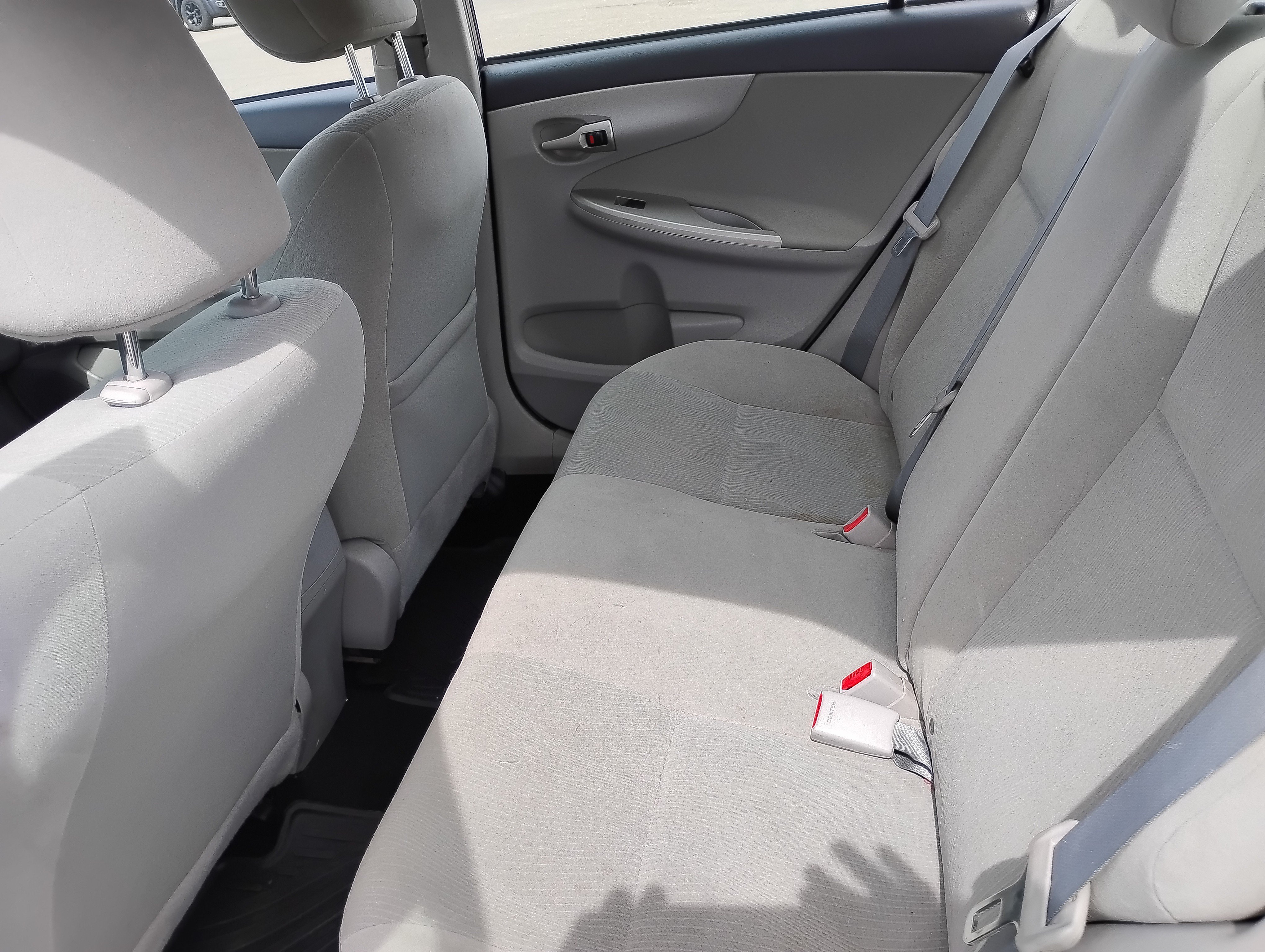 Used 2013 MAGNETIC GRAY MET Toyota LE image 6