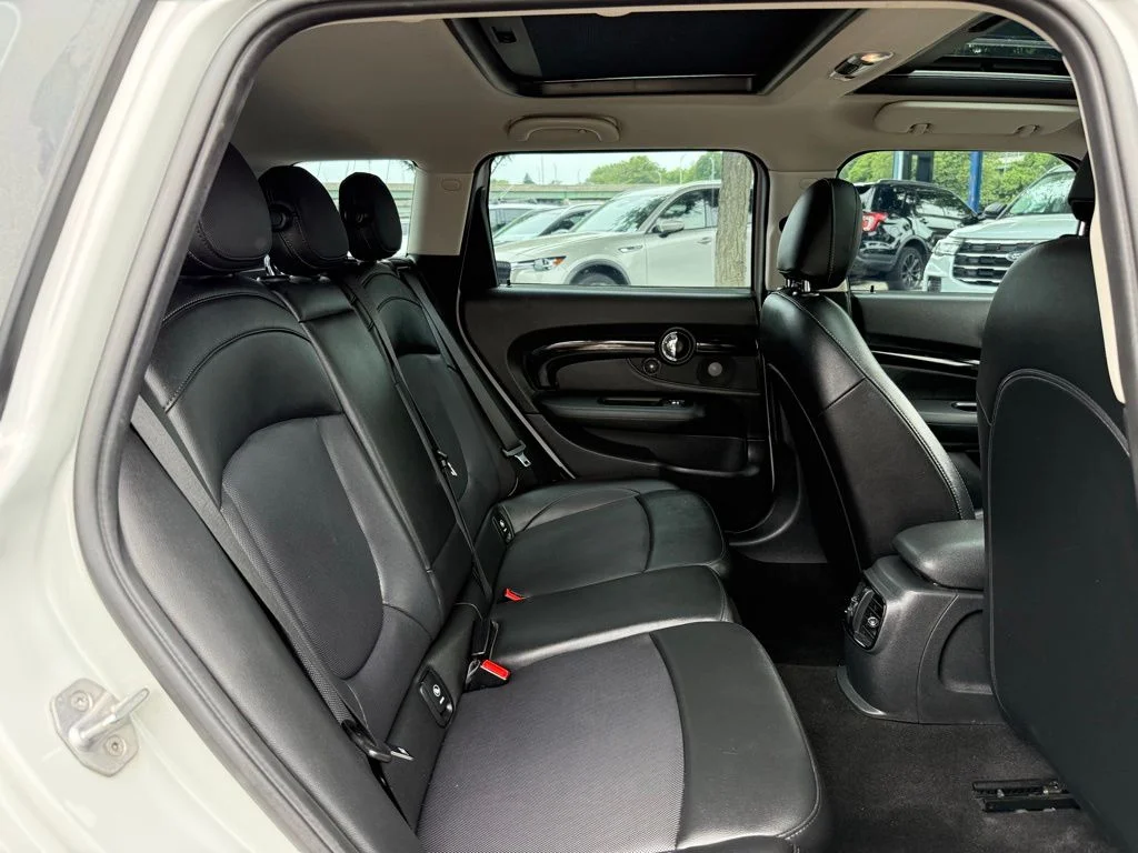 Used 2019  MINI  image 28