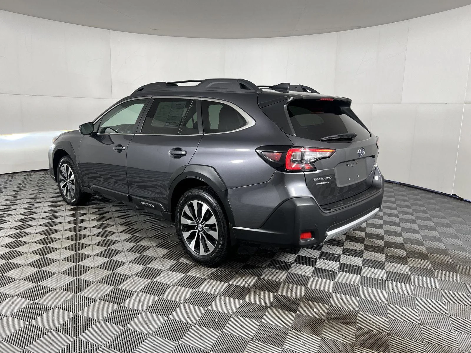 Used 2025 Magnetite Gray Metallic Subaru Limited image 6
