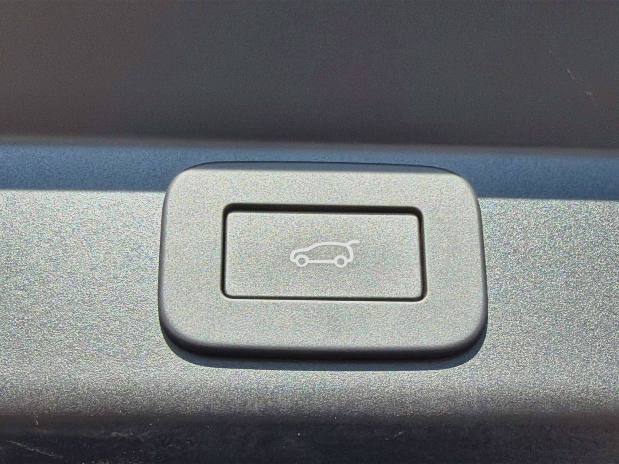 New 2027 Santorini Black LAND ROVER SE P360 image 13