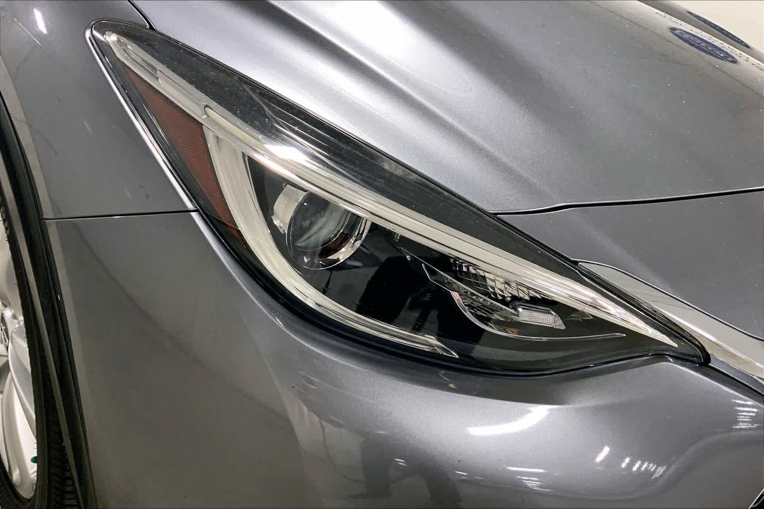 Used 2017 Graphite Shadow INFINITI Luxury image 27