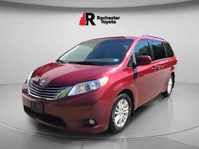 Used 2017 Red Toyota XLE image 3