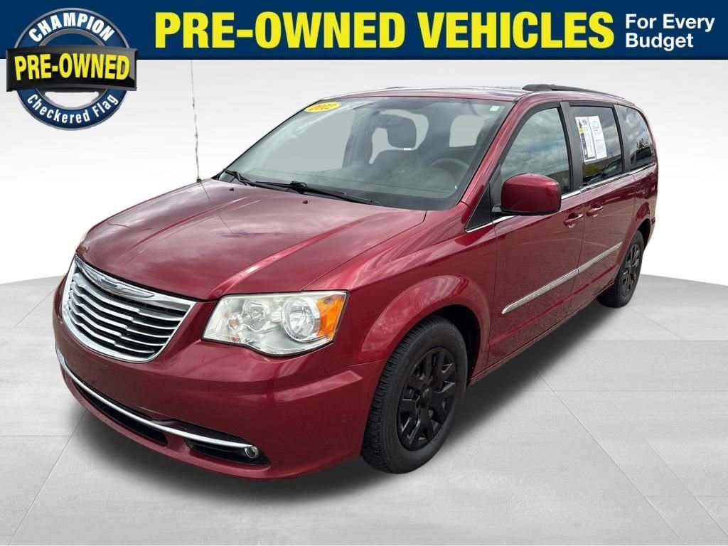 2012 Chrysler Town & Country Touring's photo