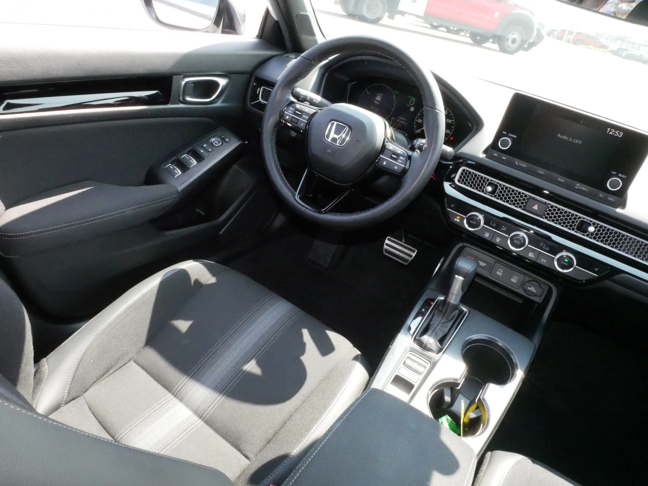 Used 2025 Platinum White Pearl Honda Sport image 9