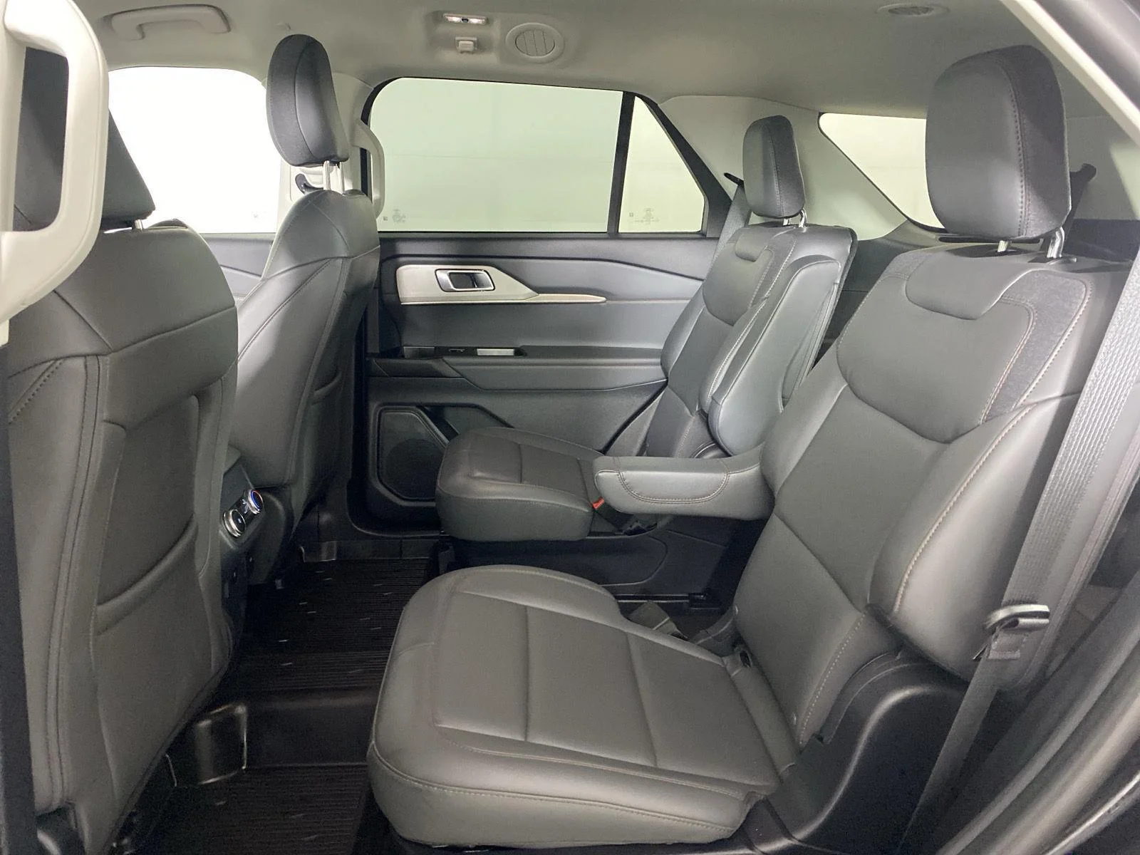 New 2026 Agate Black Metallic Ford Active image 23