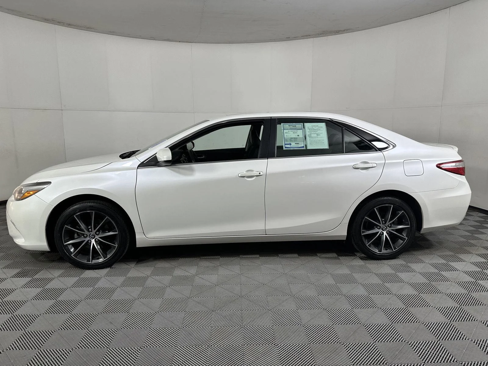 Used 2017 Blizzard Pearl Toyota XSE image 8