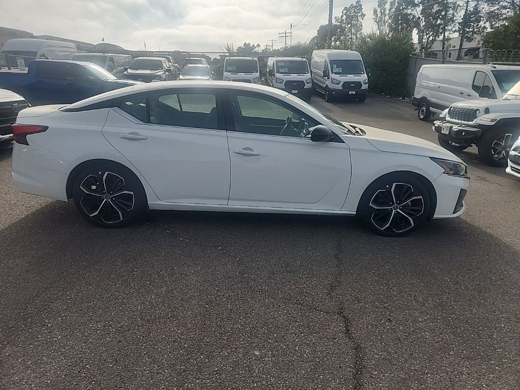 Used 2024 White Nissan 2.5 SR image 17