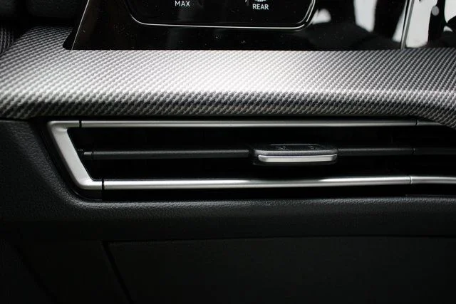 2026 Volkswagen Golf GTI SE - Photo 11