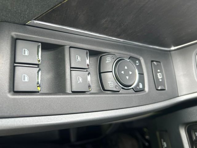 New 2026 Glacier Gray Metallic Tri-Coat Ford F-350® Lariat® image 36