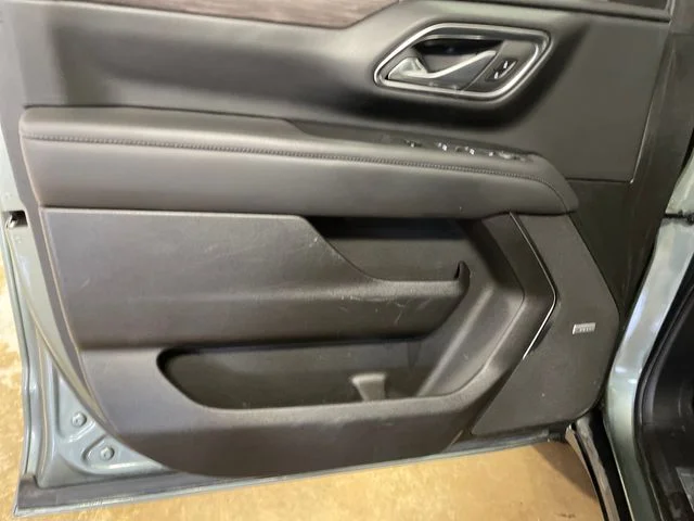 Used 2024 Green Chevrolet Z71 image 10