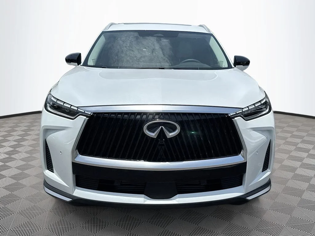 New 2027 RADIANT WHITE INFINITI Luxe FWD image 2