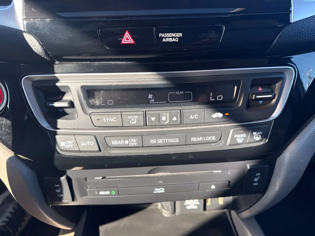 Used 2017  Honda Touring image 16
