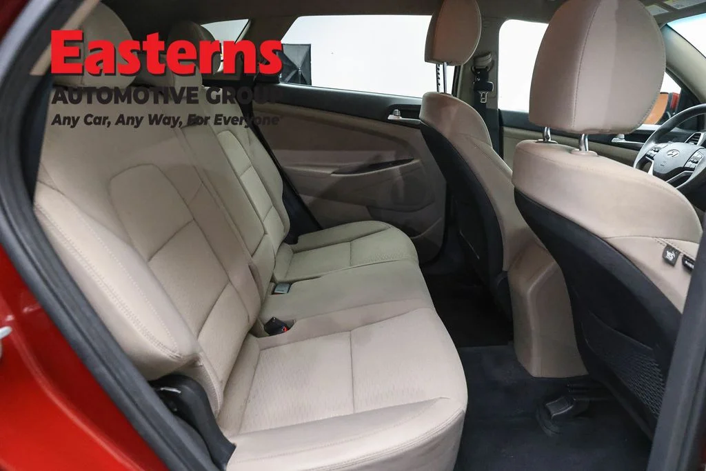 Used 2020 Red Hyundai SE image 23
