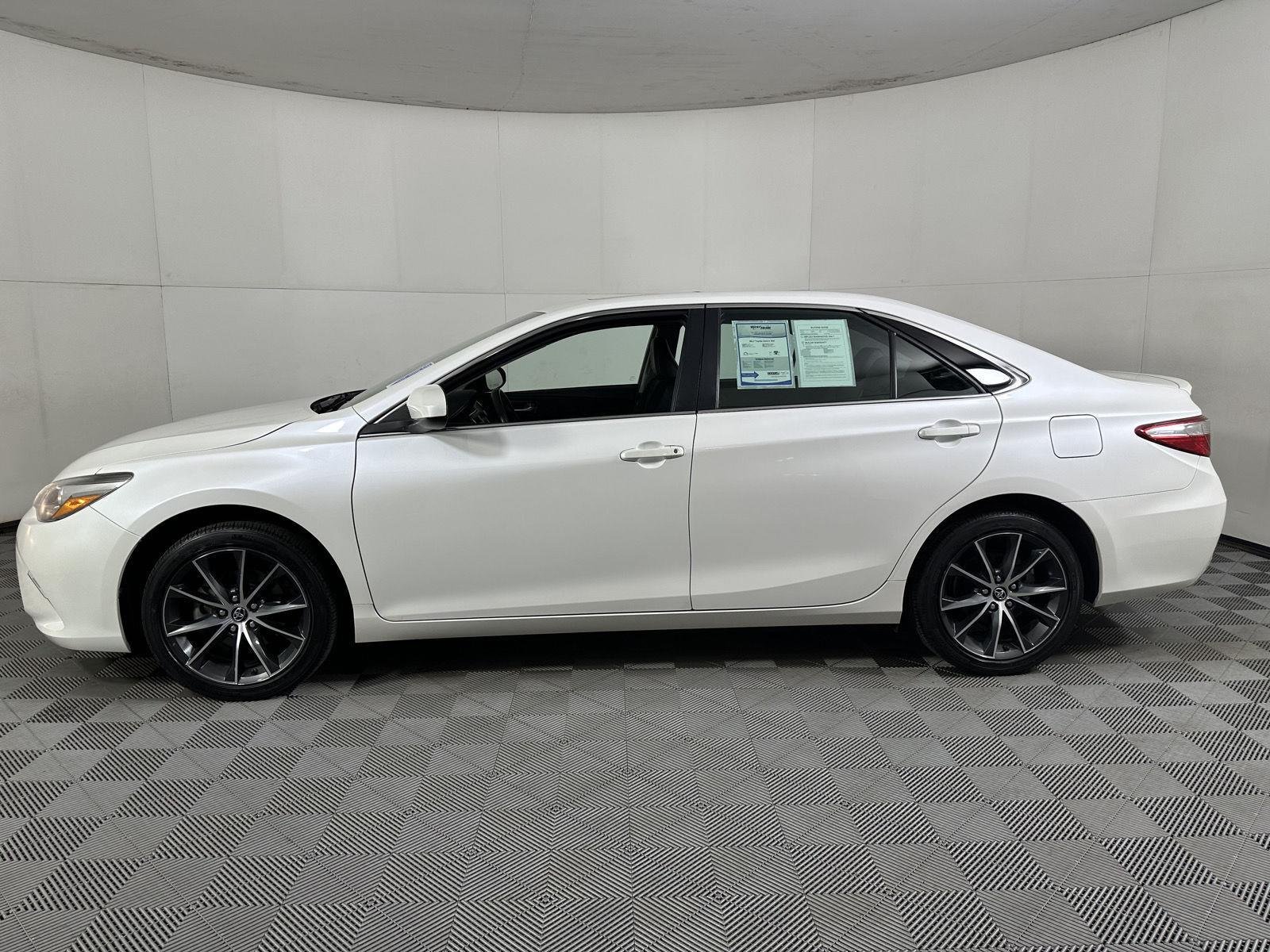 Used 2017 Blizzard Pearl Toyota XSE image 8