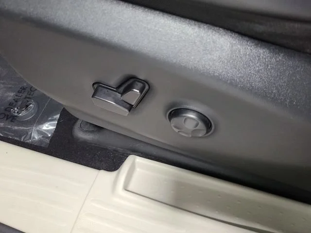 Used 2023 Fathom Blue Pearlcoat Chrysler Touring L image 16